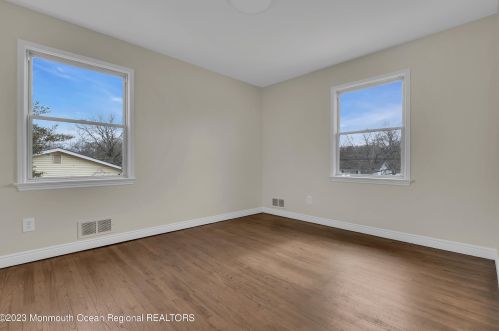 36 Drexel Dr, Jackson Twp NJ  08527-2328 exterior