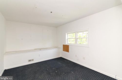 665 Broad St, West Deptford NJ 08096-1055 exterior