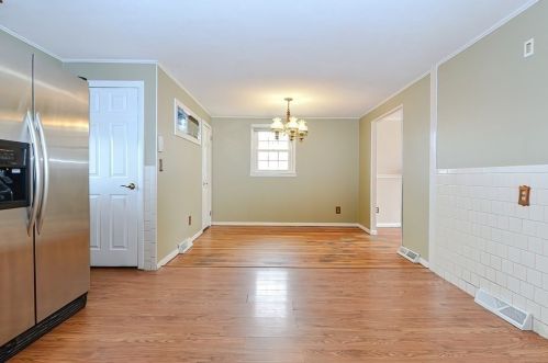 19 Middlesex Ave, Worcester MA 01604-1931 exterior