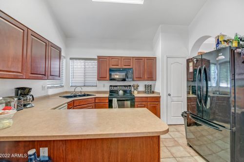 3028 66th Ln, Phoenix, AZ 85043-5714