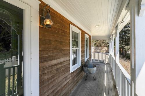 215 Long Pond Rd, Plymouth MA 02360-2607 exterior