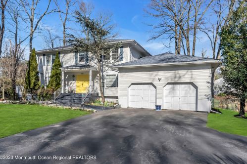 2912 Logan Rd, Tinton Falls, NJ 07712-3648