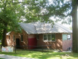 136 Park St, Newton, MA 02458-2043