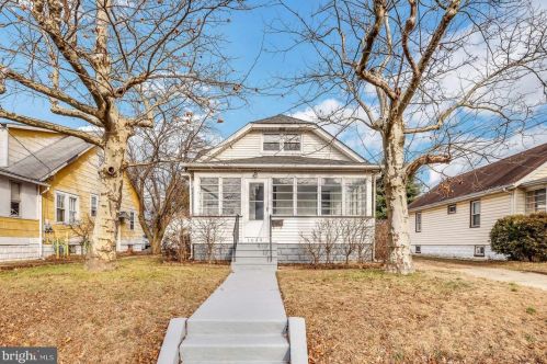 1635 Delaware St, West Deptford, NJ 08066-1416