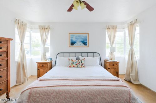 1631 Catalina Dr, Phoenix AZ 85018-7212 exterior