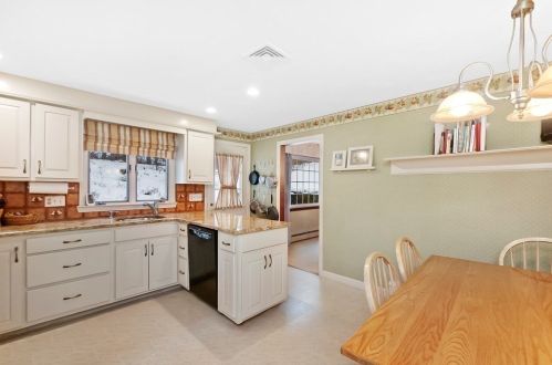 17 Nardone Rd, Needham MA  02492-2026 exterior