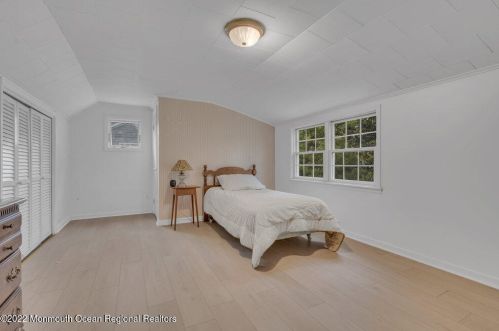 52 Laurel Dr, Little Silver NJ 07739-1416 exterior