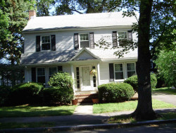 16 King St, Newton, MA 02466-1204