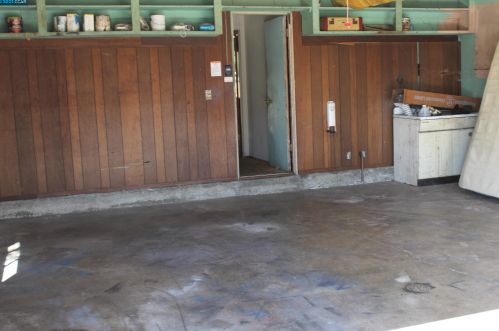 955 Burkhart Ave, San Leandro CA 94579-2031 exterior