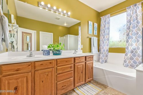 6715 37 Dr, Phoenix AZ 85053-3749 exterior