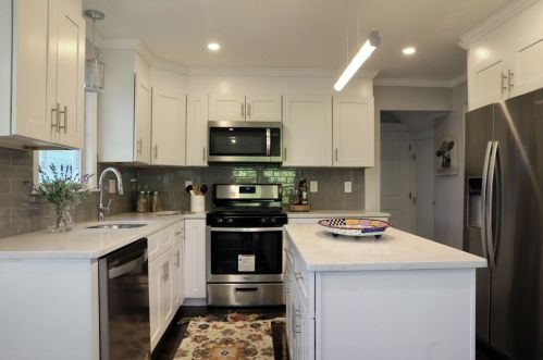 32 Sutherland Rd, Arlington MA  02476-5746 exterior