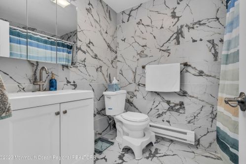 2537 Lexington Ct, Jackson Twp NJ 08527-5033 exterior