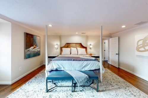 11 Colonial Dr, Shrewsbury MA  01545-1520 exterior