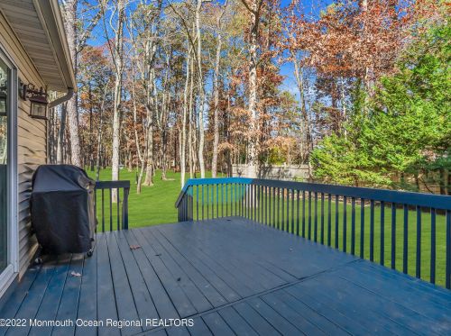 6 Pitney Ln, Jackson Twp NJ 08527-2933 exterior