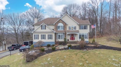 8 Jenny Ln, Wantage NJ  07461-4550 exterior