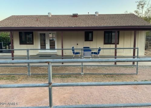 2620 Captain Dreyfus Ave, Phoenix AZ 85032-6706 exterior