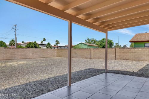 17822 18 Dr, Phoenix AZ 85023-2358 exterior