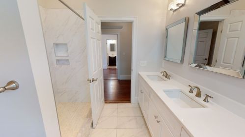 37 Walnut Pl, Newton MA 02460-1819 exterior