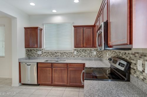 2694 73 Dr, Phoenix AZ 85043-2044 exterior