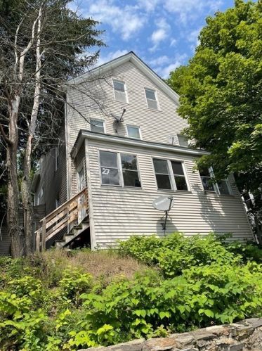 27 Upsala St, Worcester MA 01610-2044 exterior