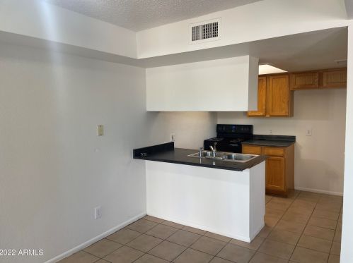 1427 53rd Ave, Phoenix AZ  85043-1752 exterior