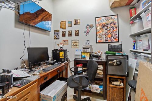 33807 4 Dr, Phoenix AZ 85045-0464 exterior