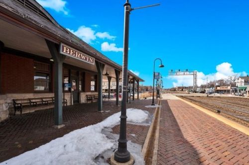 3322 Wenonah Ave, Forest View IL 60402-2928 exterior