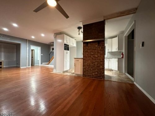 264 Davis Ave, Kearny NJ 07032-3402 exterior