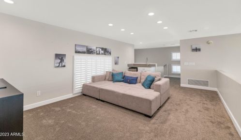 2347 Cinnabar Ave, Phoenix AZ  85028-3633 exterior