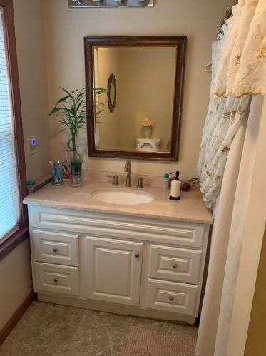 1122 Mammoth Rd, Dracut MA 01826 exterior