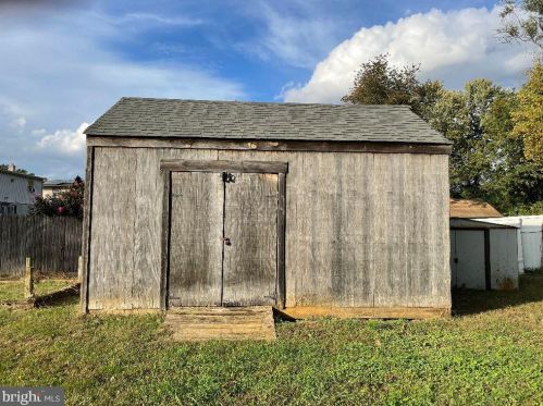 1109 Delsea Dr, West Deptford NJ 08093-2252 exterior