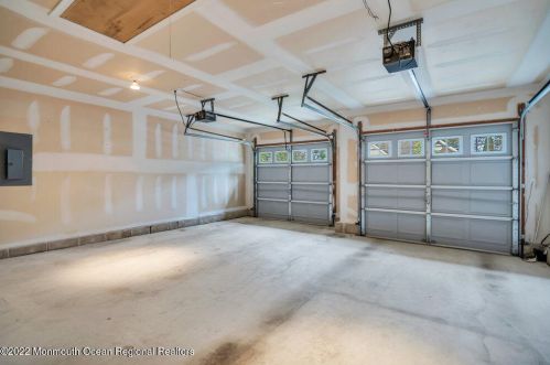 33 Crooked Stick Rd, Jackson Twp NJ 08527-4032 exterior