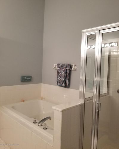 19 Charles Ct, Tinton Falls NJ 07712-7941 exterior