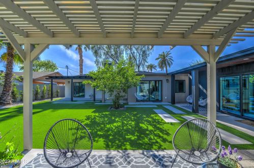 4043 44th Pl, Phoenix AZ  85018-5401 exterior