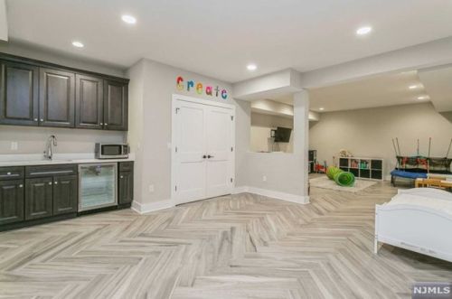 158 Magnolia Ave, Tenafly NJ  07670-1828 exterior