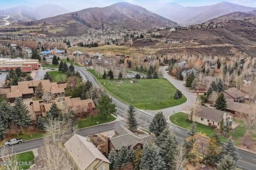 1492 Mdw Loop Rd, Park City UT 84098-5941 exterior