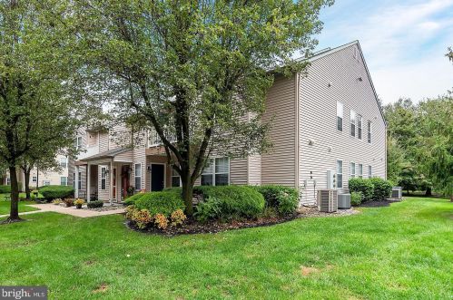 41 Crestmont Dr, West Deptford NJ 08051-2161 exterior