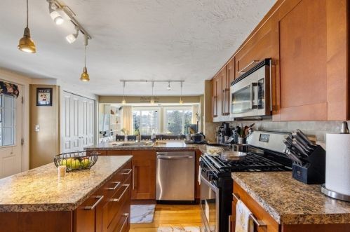 186 Mt Vernon St, Lawrence MA 01843-3302 exterior