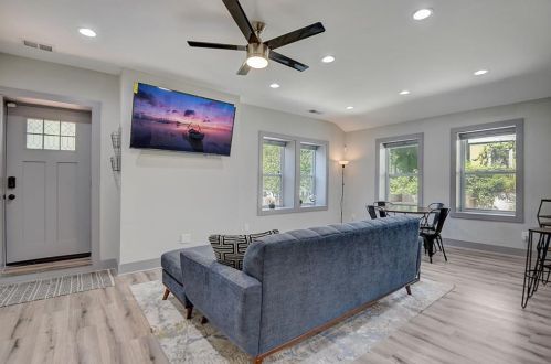 99 Holly Rd, Atlanta GA 30314-2002 exterior