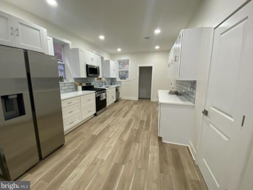 6025 Chestnut St, Philadelphia, PA 19139-3045