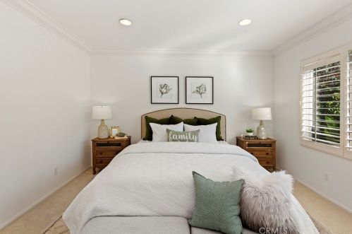 10 Hallwood, Irvine CA 92602-0944 exterior