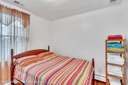 1326 Locust Dr, Tinton Falls NJ 07712-4911 exterior