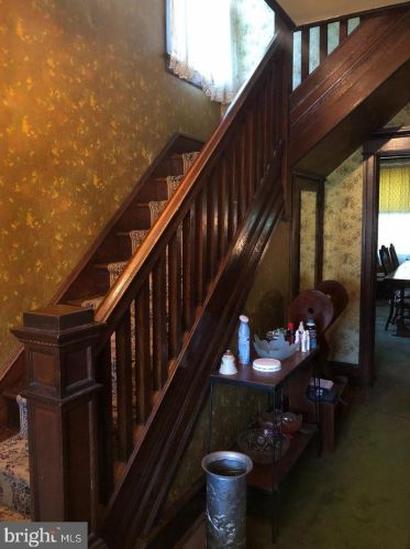 313 Elm Ave, West Deptford, NJ 08097-1322