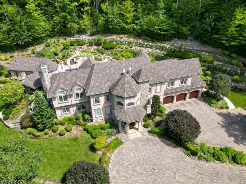 22 Nottingham Ct, Skyline Lakes, NJ 07456-2740