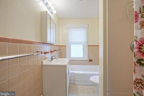 428 Billings Ave, West Deptford NJ 08066-2225 exterior