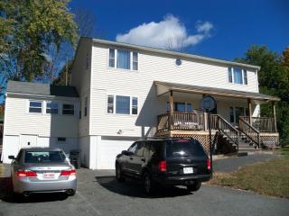 21 Wyoming Ave, Haverhill, MA 01832-3614