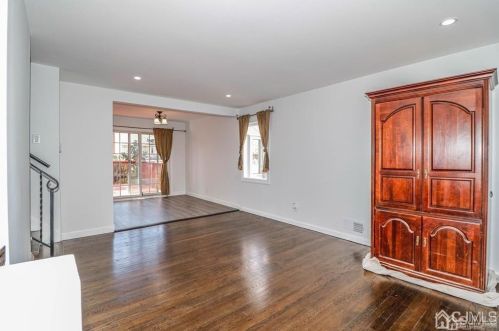 25 Fillmore Ave, Carteret NJ  07008-2238 exterior