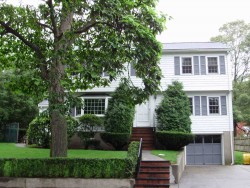 522 Grove St, Newton, MA 02462-1411