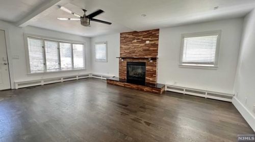 385 Stonetown Rd, Skyline Lakes NJ  07456-1308 exterior