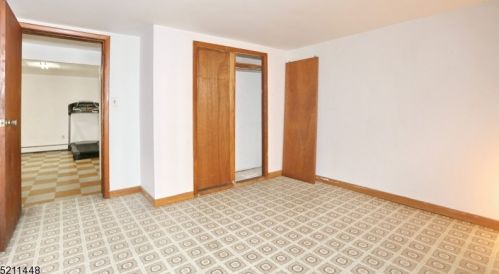 11 Van Rensselear St, Belleville NJ 07109-2911 exterior